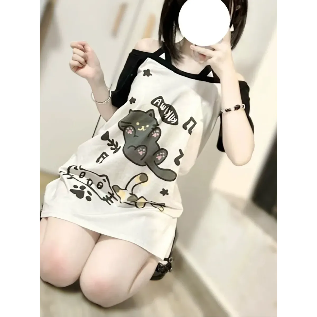 Off-Shoulder Cat Print T-Shirt – Kawaii Y2K Grunge Top - Best Sellers - Short - Asymmetric - T-Shirts - 1