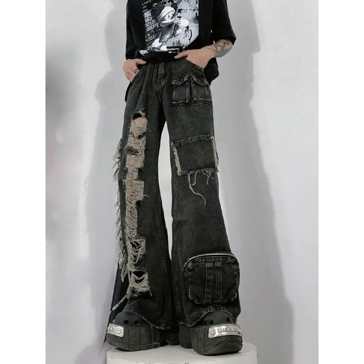 Y2K Grunge Multi-Pocket Distressed Bell Bottom Jeans - Best Sellers - Jeans - 1